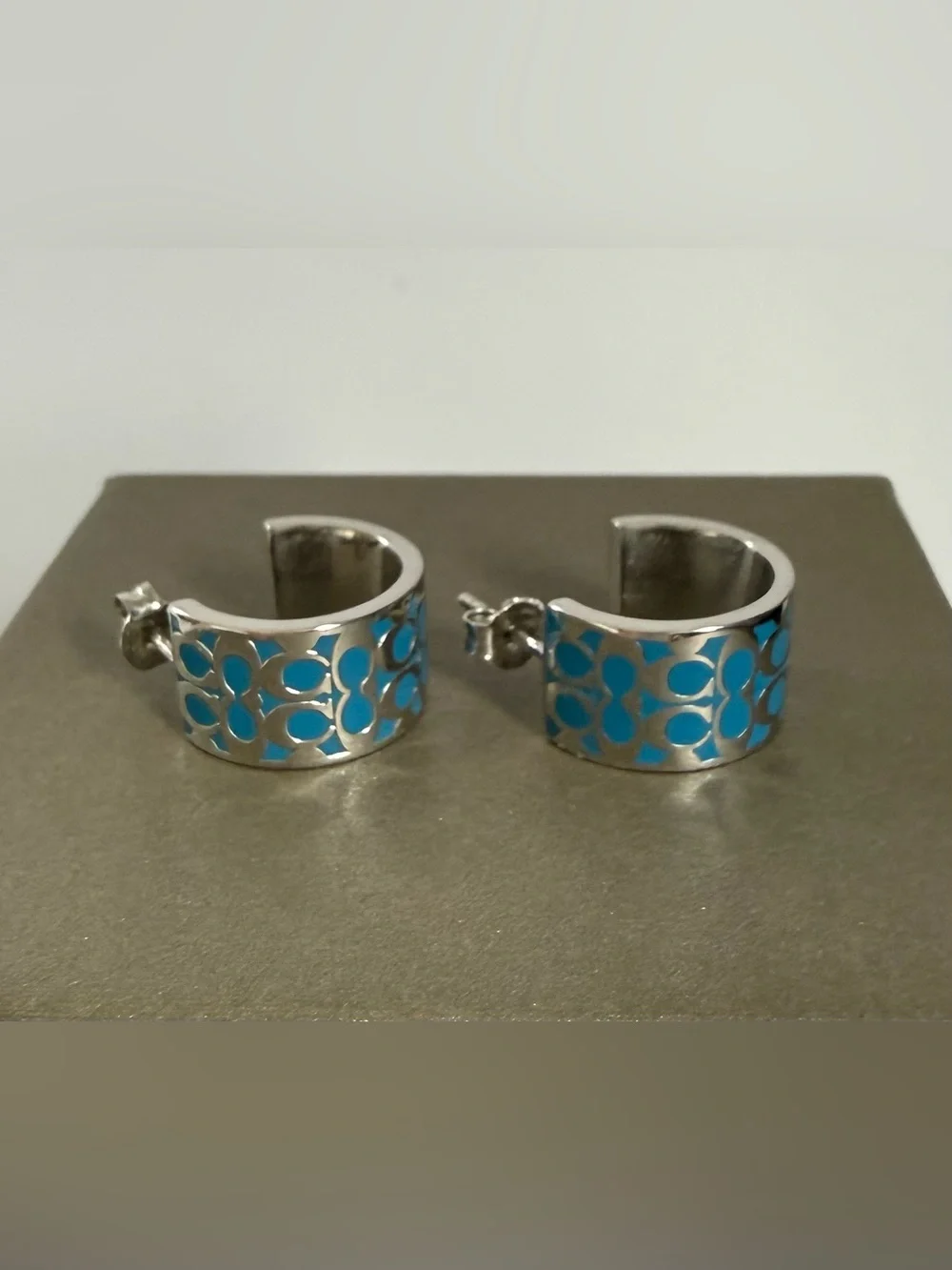 Coach NWOT Bright Blue Signature C Enamel Huggie Earrings - Picture 2 of 6